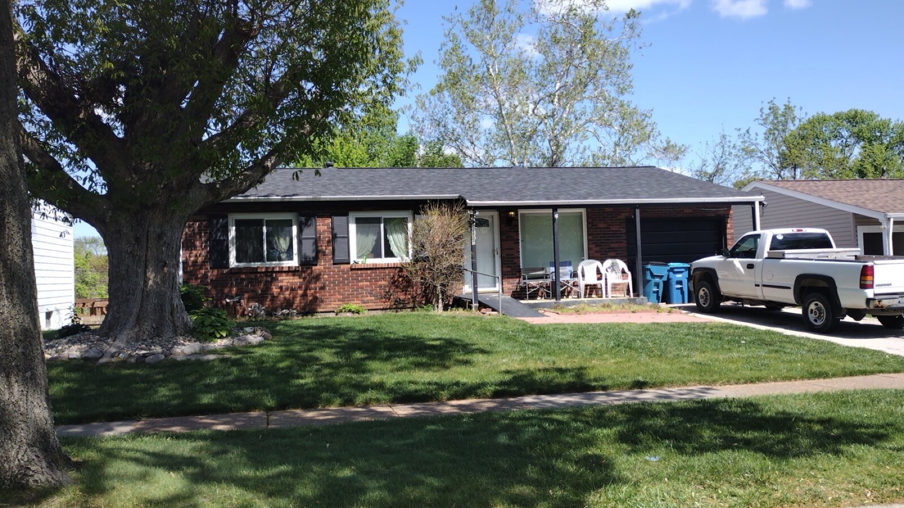 Front of 11837 Foxwood