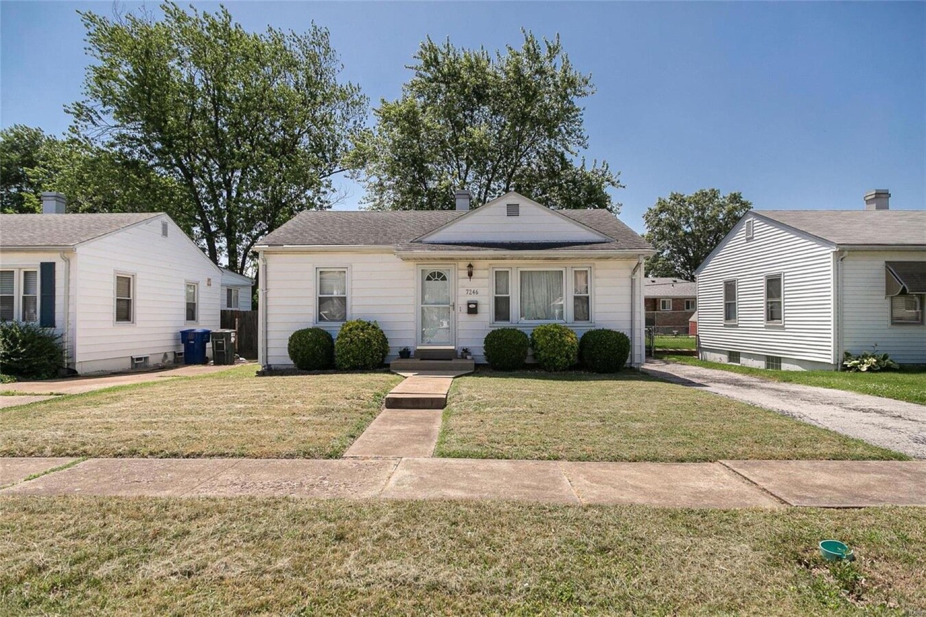 Front of 7246 Stolle